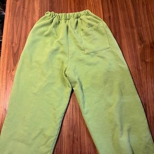 Boys Lie light green sweatpants size Medium. Brand new never worn